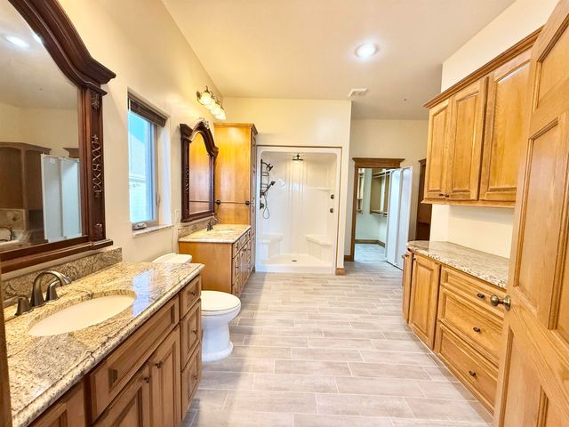 3417 S Sabin ct, Wichita, KS 67215