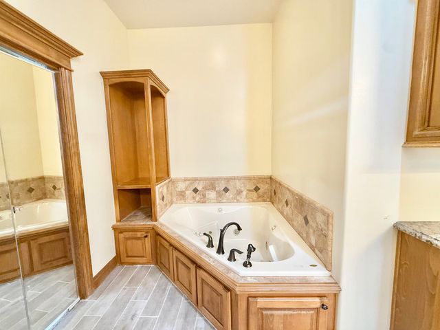 3417 S Sabin ct, Wichita, KS 67215