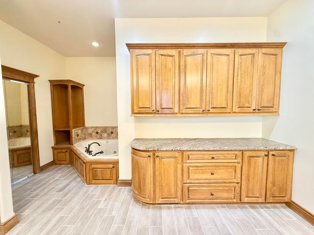 3417 S Sabin ct, Wichita, KS 67215