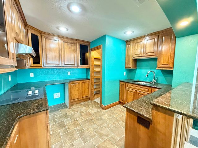 3417 S Sabin ct, Wichita, KS 67215