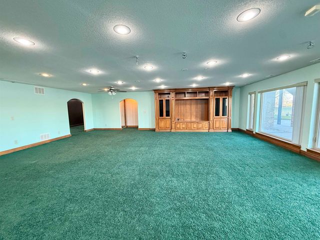 3417 S Sabin ct, Wichita, KS 67215