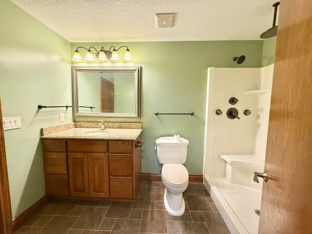 3417 S Sabin ct, Wichita, KS 67215