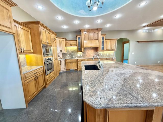 3417 S Sabin ct, Wichita, KS 67215