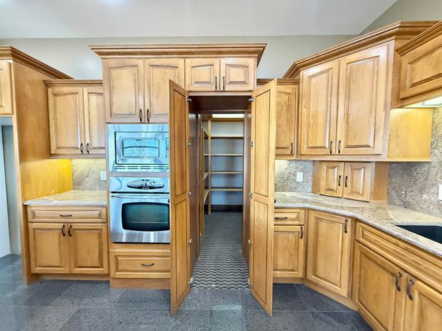 3417 S Sabin ct, Wichita, KS 67215