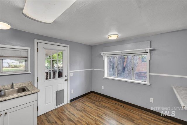 22 N Sunset St, Nampa, ID 83651