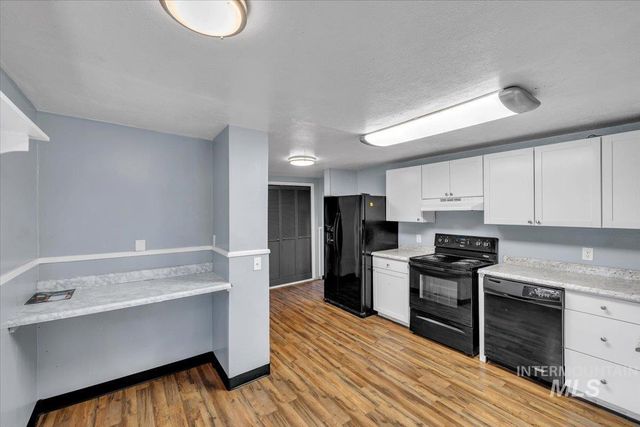 22 N Sunset St, Nampa, ID 83651