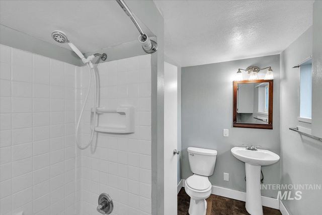 22 N Sunset St, Nampa, ID 83651
