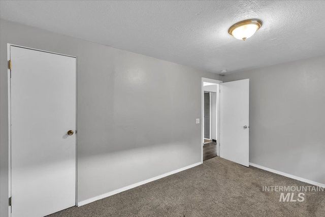 22 N Sunset St, Nampa, ID 83651