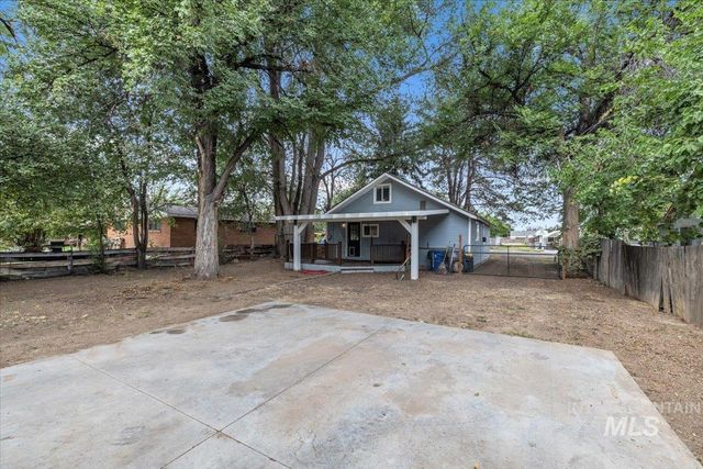 22 N Sunset St, Nampa, ID 83651
