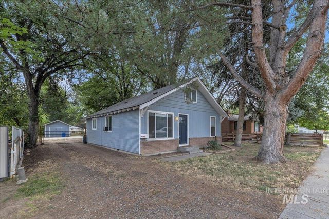 22 N Sunset St, Nampa, ID 83651