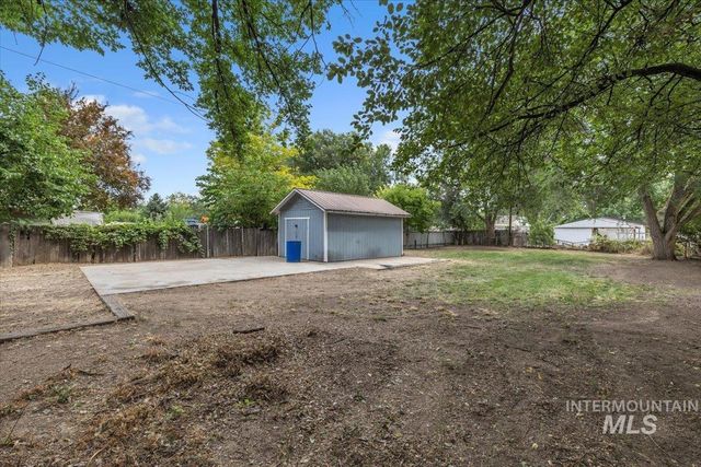 22 N Sunset St, Nampa, ID 83651