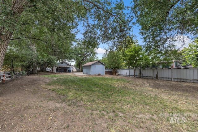 22 N Sunset St, Nampa, ID 83651