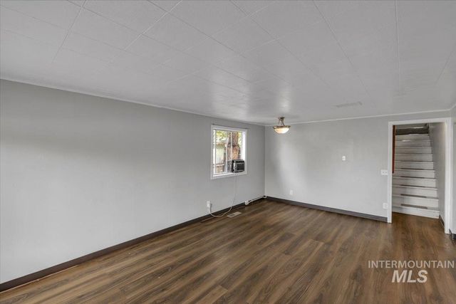 22 N Sunset St, Nampa, ID 83651