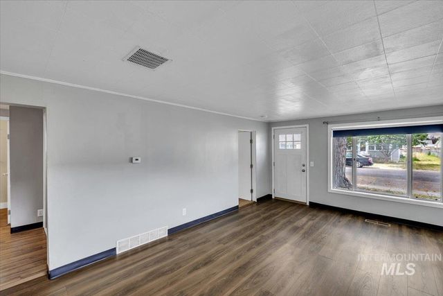 22 N Sunset St, Nampa, ID 83651