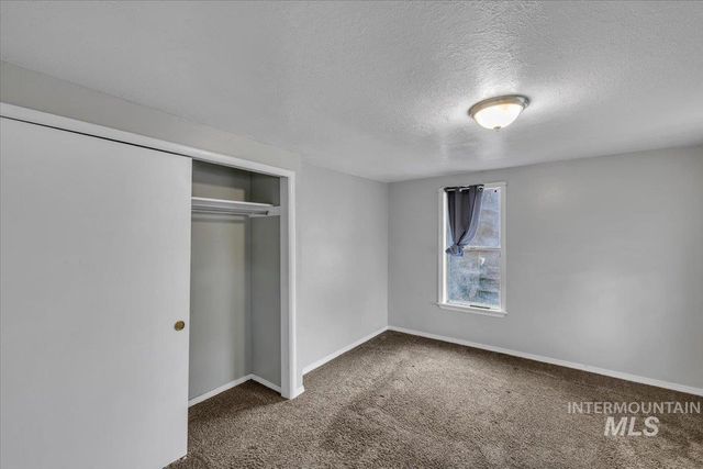 22 N Sunset St, Nampa, ID 83651