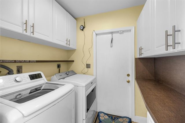 7700 NW 11th Place, Plantation, FL 33322