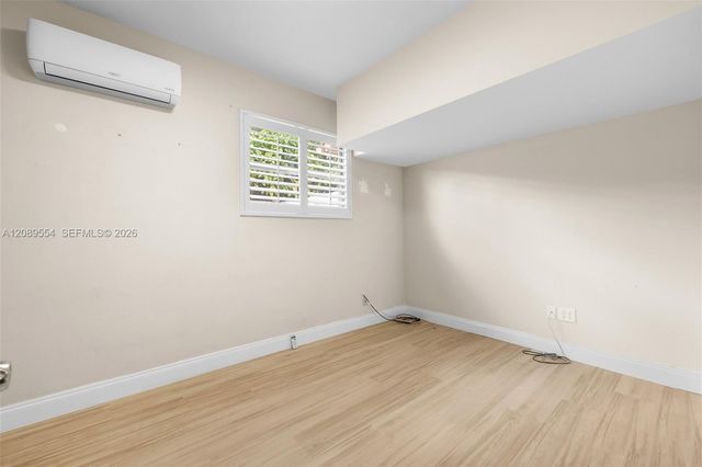 7700 NW 11th Place, Plantation, FL 33322