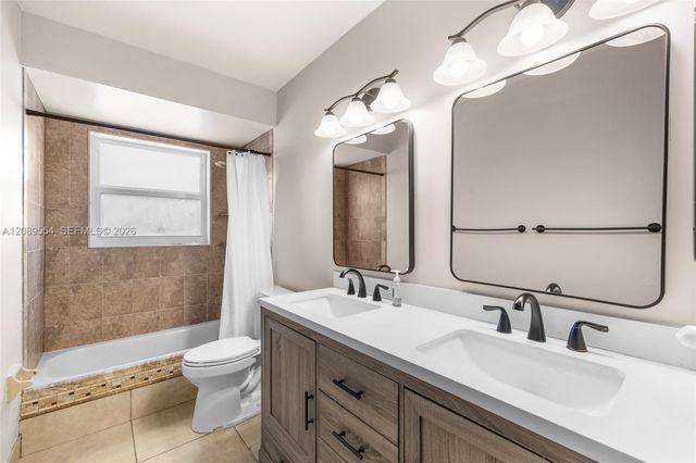 7700 NW 11th Place, Plantation, FL 33322