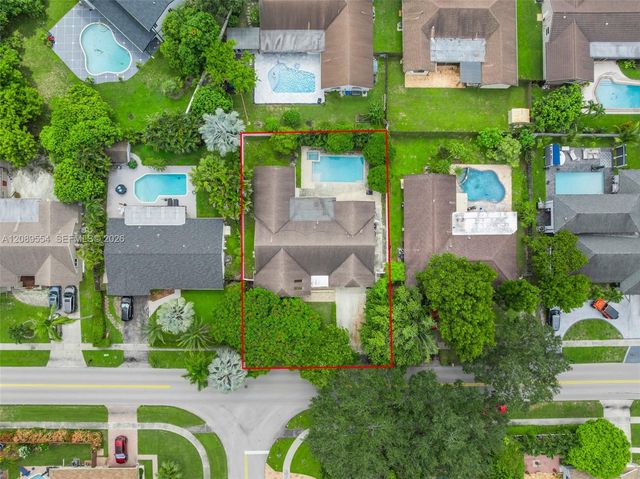 7700 NW 11th Place, Plantation, FL 33322
