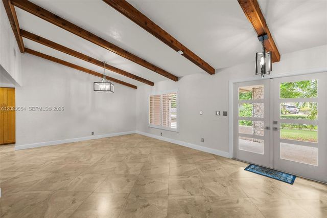 7700 NW 11th Place, Plantation, FL 33322