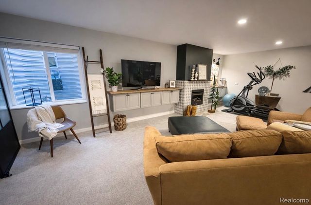 1876 Genoa Circle, Genoa Township, MI 48843