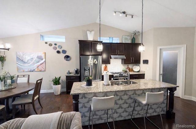 1876 Genoa Circle, Genoa Township, MI 48843