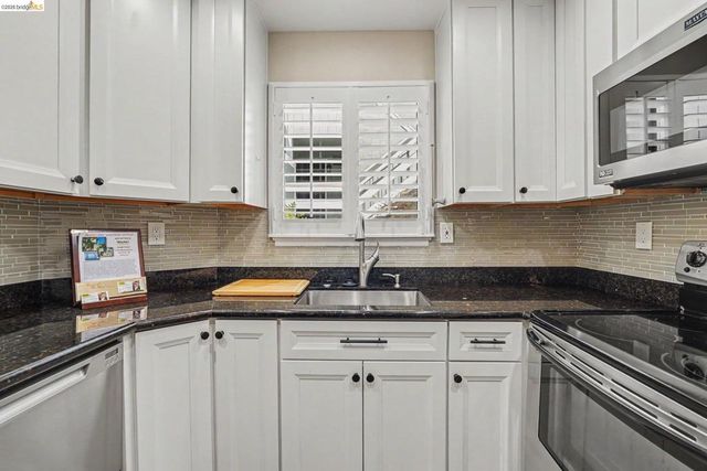 1152 Maywood, Martinez, CA 94553