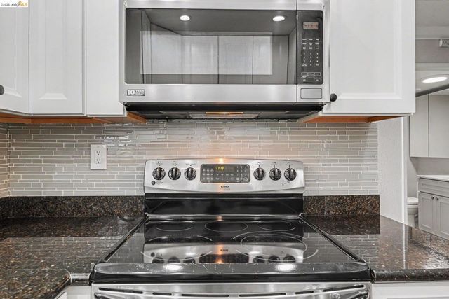 1152 Maywood, Martinez, CA 94553