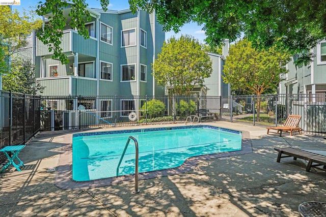 1152 Maywood, Martinez, CA 94553