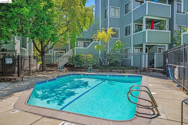 1152 Maywood, Martinez, CA 94553