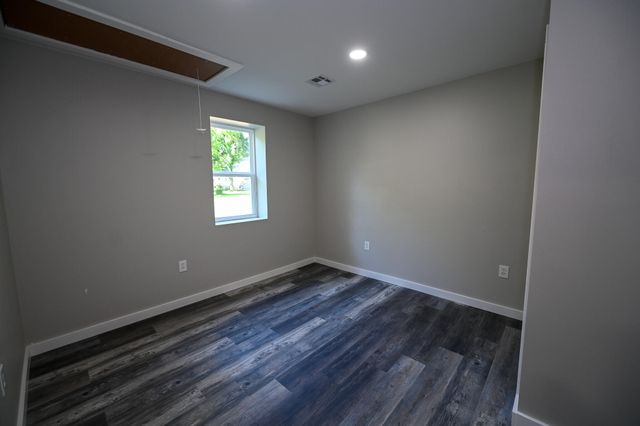 524 E Allison Street, Nevada, MO 64772