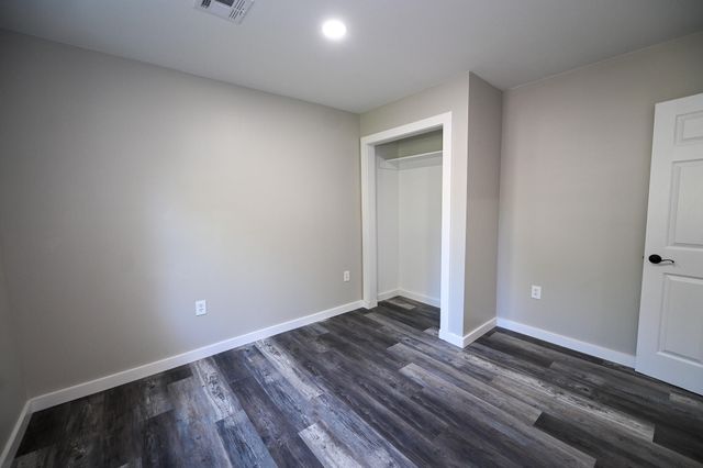 524 E Allison Street, Nevada, MO 64772