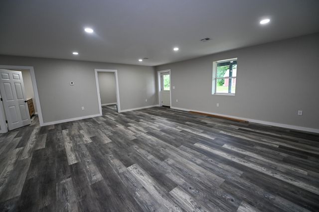 524 E Allison Street, Nevada, MO 64772
