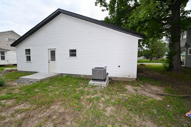 524 E Allison Street, Nevada, MO 64772