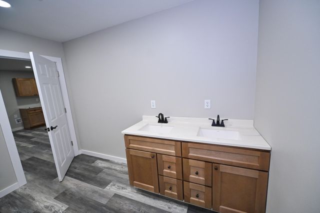 524 E Allison Street, Nevada, MO 64772