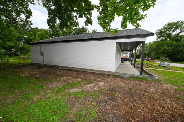 524 E Allison Street, Nevada, MO 64772