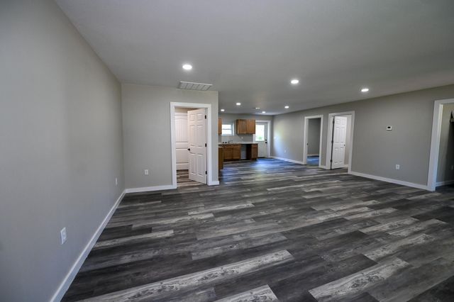 524 E Allison Street, Nevada, MO 64772