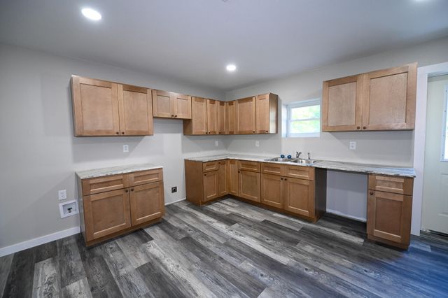 524 E Allison Street, Nevada, MO 64772