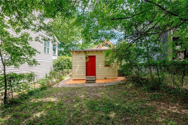 1068 Snyder Street NW, Atlanta, GA 30318
