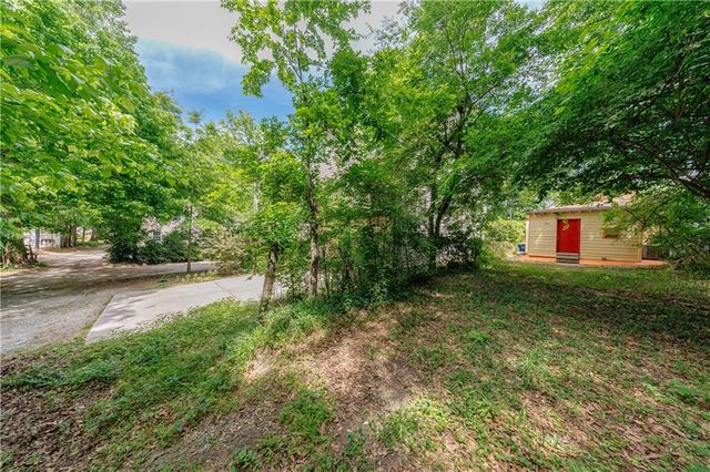 1068 Snyder Street NW, Atlanta, GA 30318