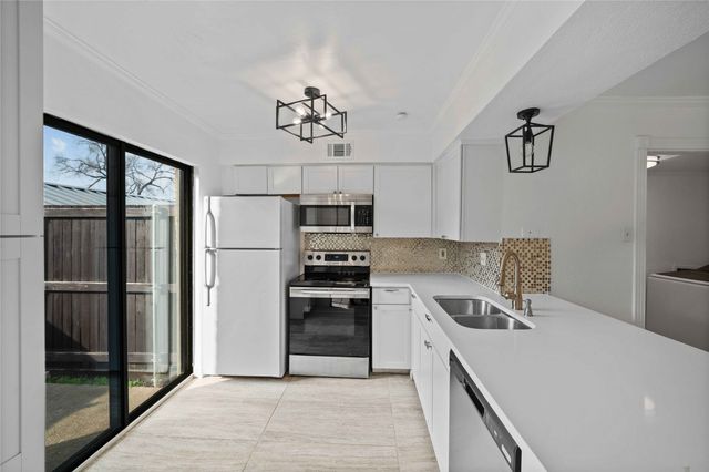 14800 Enterprise Drive 11C, Farmers Branch, TX 75234