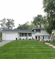 3411 Xylon Avenue N, New Hope, MN 55427