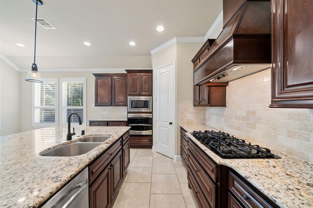 78 Lindenberry Circle, Spring, TX 77389