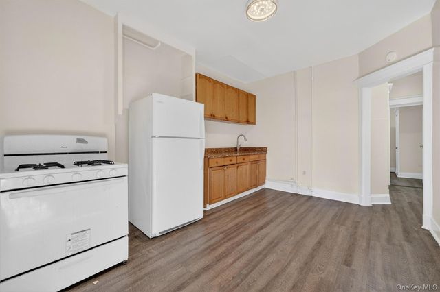 74 Oak Street 1A, Yonkers, NY 10701