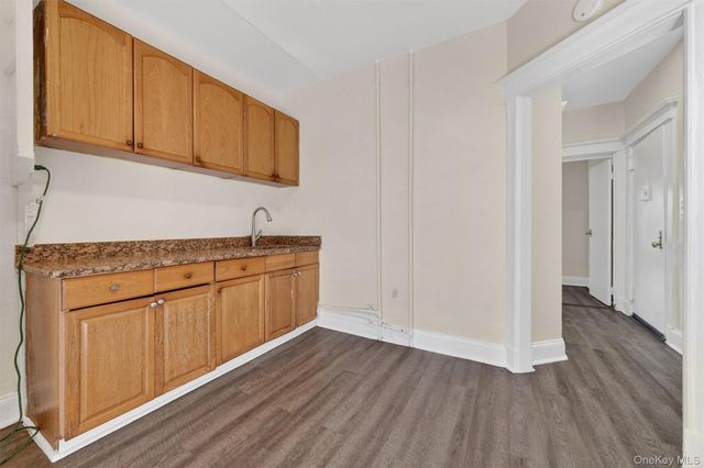 74 Oak Street 1A, Yonkers, NY 10701