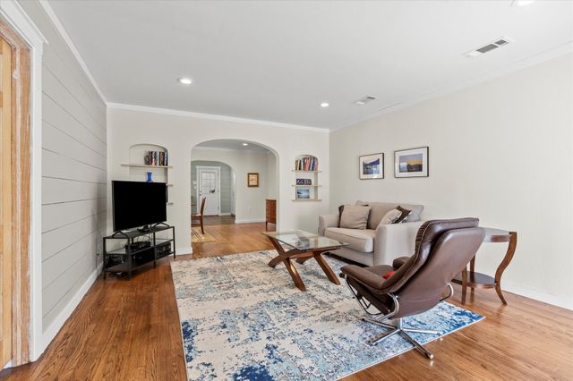 2919 Maple Springs Boulevard, Dallas, TX 75235