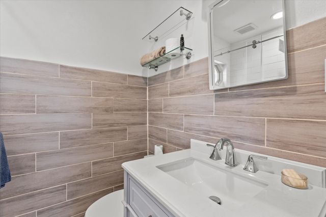 2919 Maple Springs Boulevard, Dallas, TX 75235