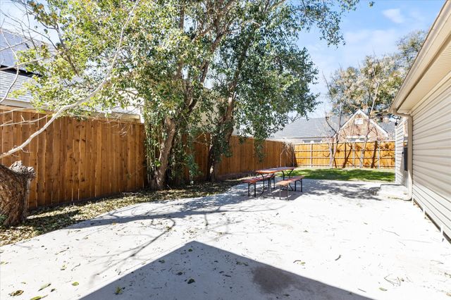 2919 Maple Springs Boulevard, Dallas, TX 75235