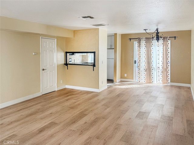 432 N. Kenwood Street 206, Glendale, CA 91206
