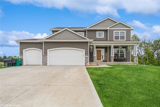 301 Magnolia Pointe, Winterset, IA 50273